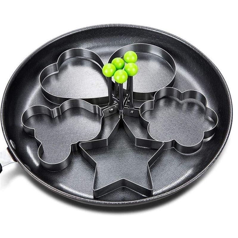 Stainless steel round egg mold cooking ring, ideal for fried eggs and pancakes in the kitchen