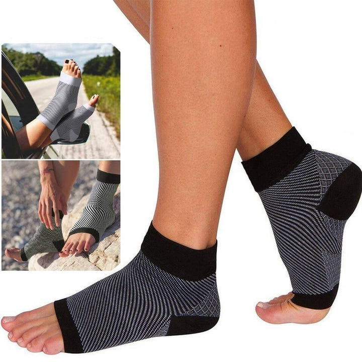 "Black unisex SootheFlex compression sport socks, breathable, seamless design, perfect for athletic performance support."