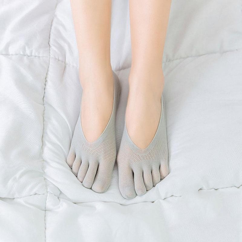 "Compression toe socks in beige, designed for pain relief from swelling and bunions, with improved circulation and blister pr