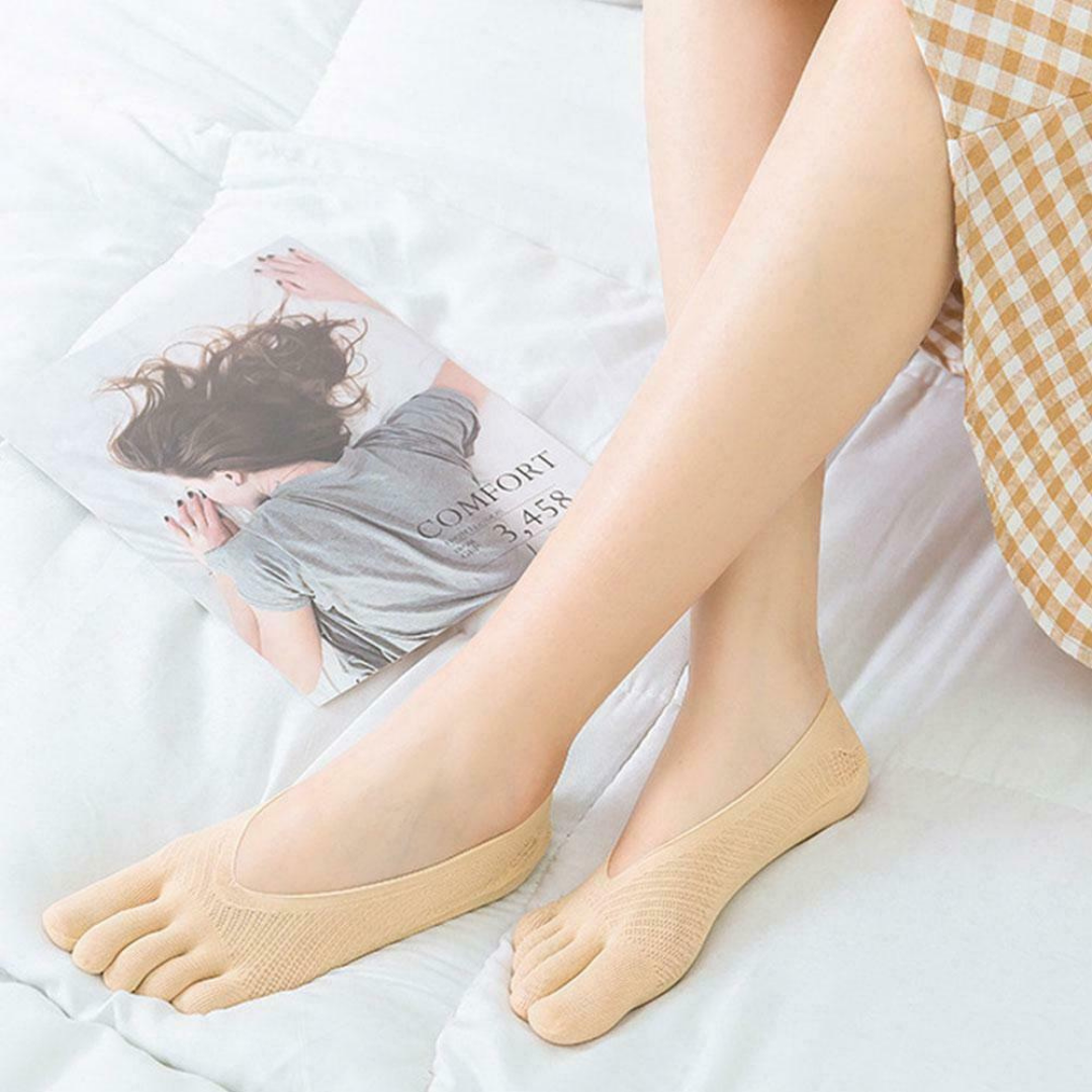 "Compression toe socks in beige, designed for pain relief from swelling and bunions, with improved circulation and blister pr