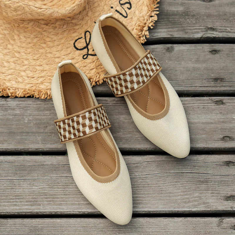 Elegant women's flat shoes with flexible support in versatile colors, designed for comfort and style in various settings.