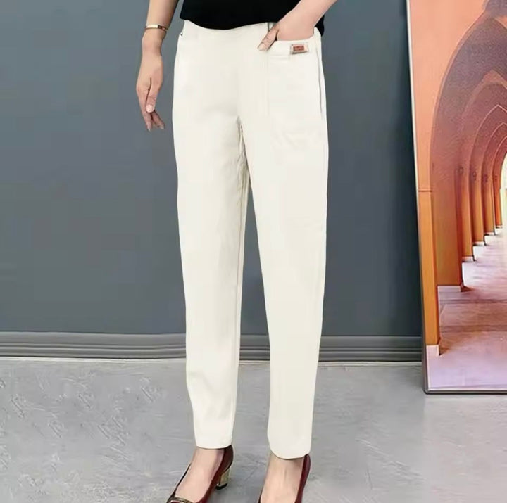 "Men's casual cotton pants, relaxed fit, in versatile style; lightweight, breathable fabric suitable for daily casual wear."