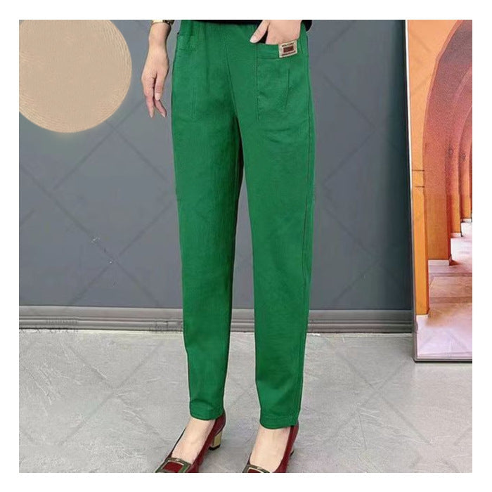 "Men's casual cotton pants, relaxed fit, in versatile style; lightweight, breathable fabric suitable for daily casual wear."