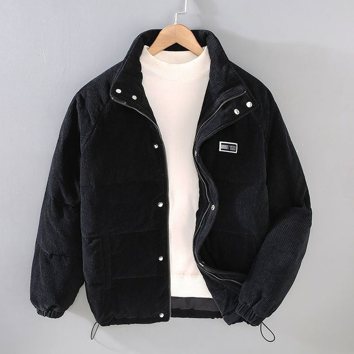 "Men's fine-wale corduroy jacket with silky lining, front view; two deep pockets, ideal for comfort and warmth in autumn."