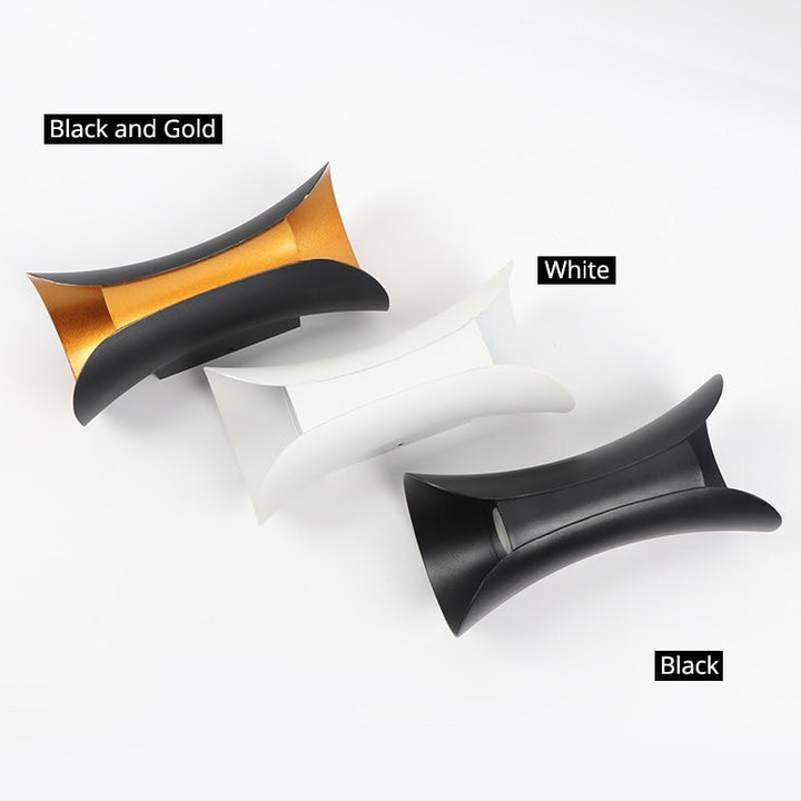"Modern LED outdoor wall lamp, black and gold, sleek design, ideal for garden and entrance, weather-resistant and energy-effi