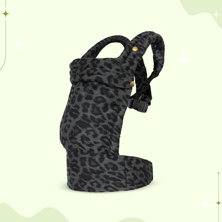 Multi-position baby carrier with plush straps in breathable fabric, for front or back carrying, fits babies 3.2-20 kg.