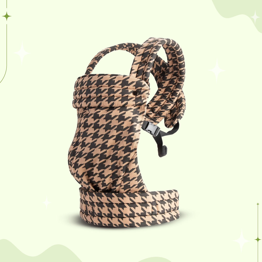 Multi-position baby carrier with plush straps in breathable fabric, for front or back carrying, fits babies 3.2-20 kg.