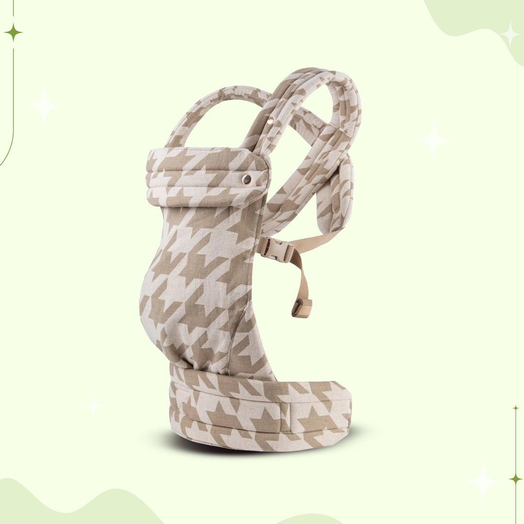 Multi-position baby carrier with plush straps in breathable fabric, for front or back carrying, fits babies 3.2-20 kg.