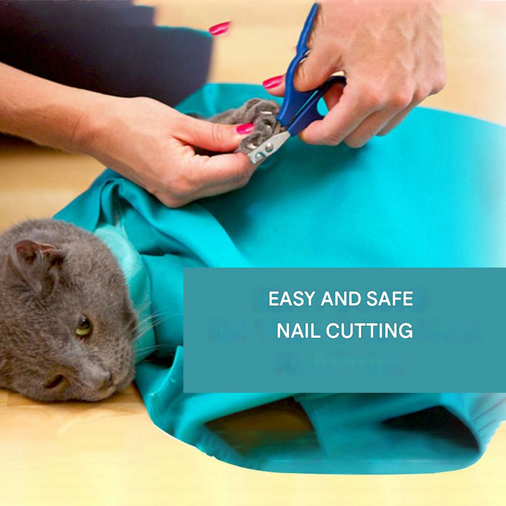 "Versatile cat carrier with shoulder strap, ergonomic design, breathable fabric, perfect for all cat breeds, easy transport."