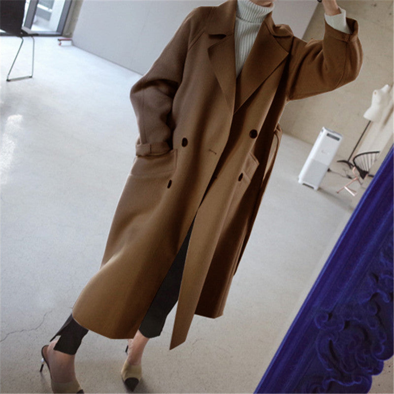Women's casual wool jacket in beige with a refined cut and chic design, perfect for elegant winter style and warmth.