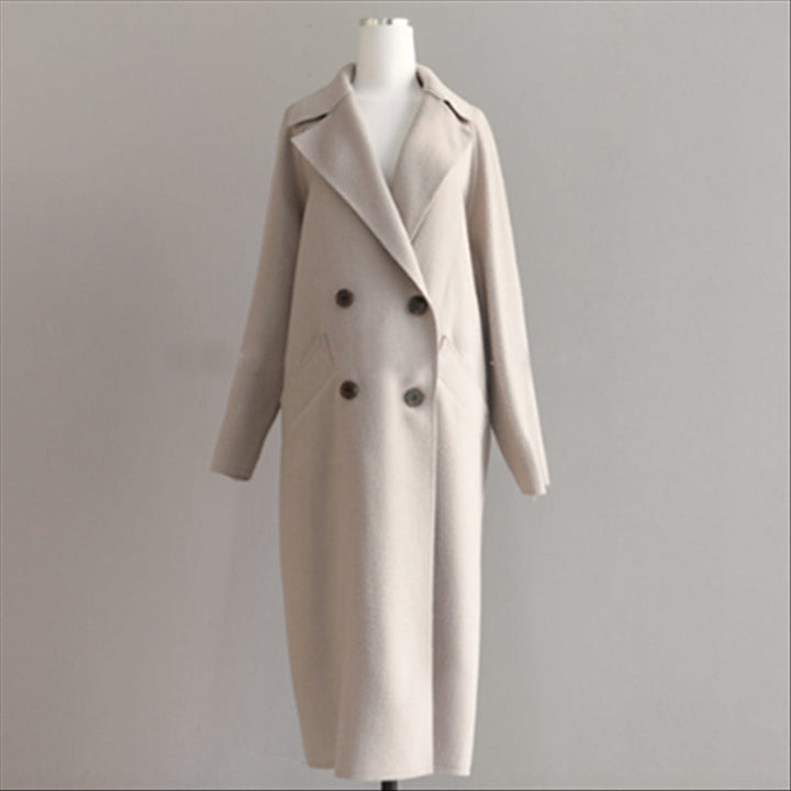 Women's casual wool jacket in beige with a refined cut and chic design, perfect for elegant winter style and warmth.
