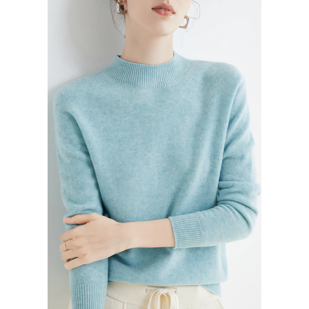 "Women's red cashmere sweater Evelina, luxurious knitwear with elegant design and unmatched softness, ideal for all seasons."