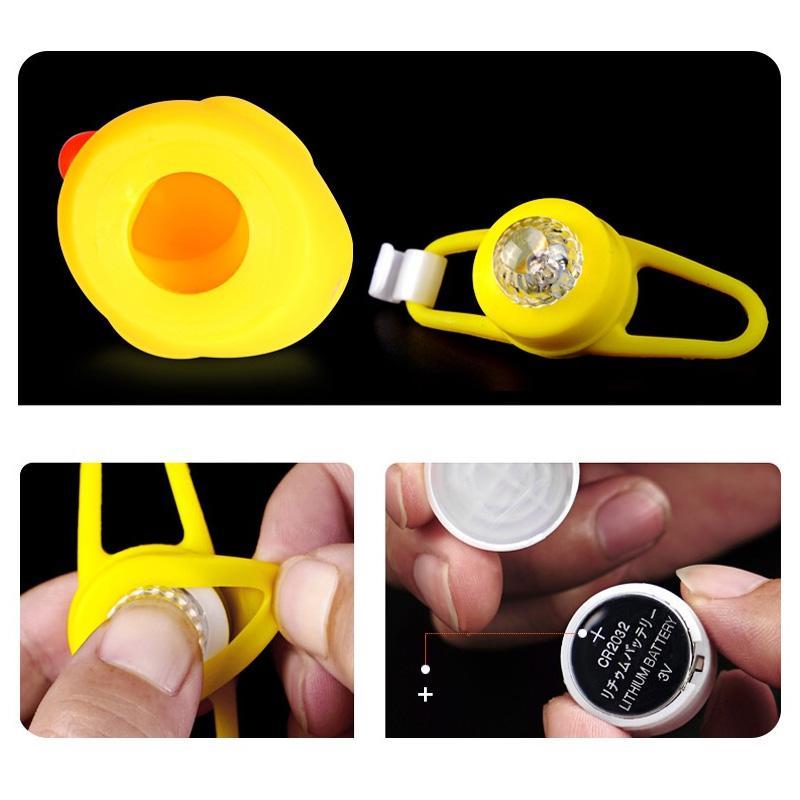 Unisex duck bike bell with a propeller hat and flashing LED, enhancing kids' outdoor cycle fun