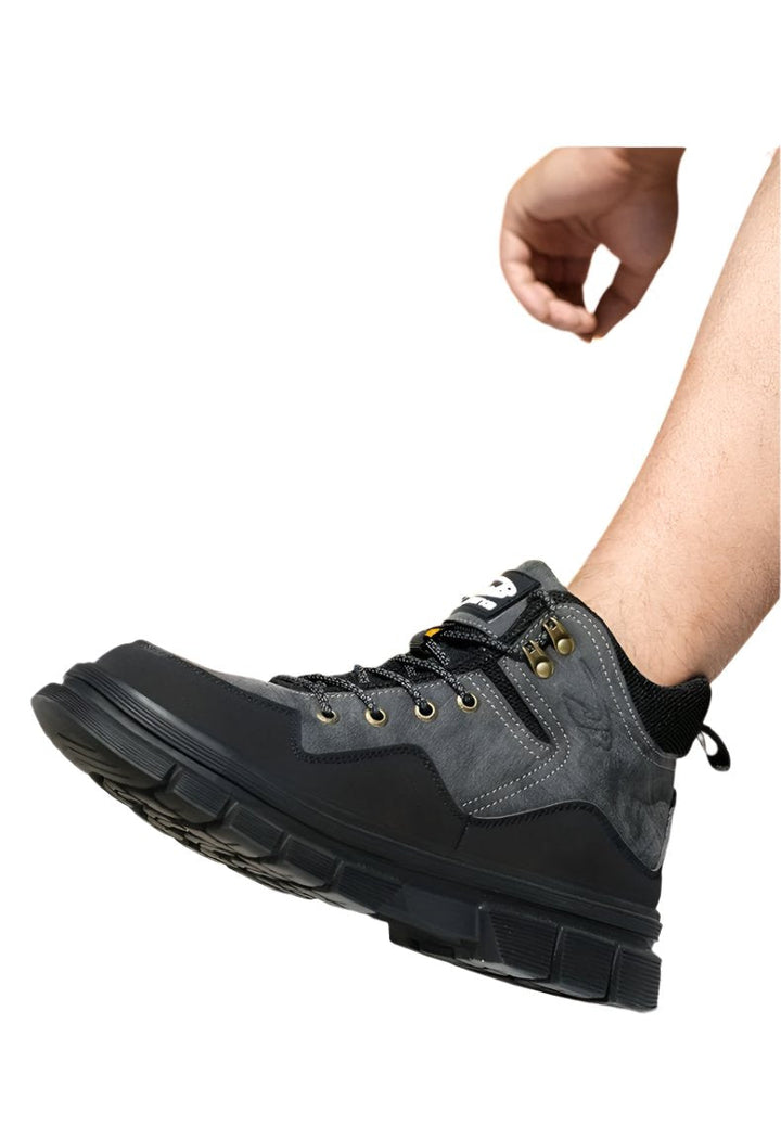 Protective men's safety work boots, mid-cut Auron model. Reinforced toe and sole offer maximum durability for industrial sites.