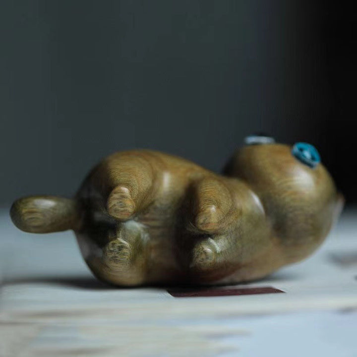 Stylish carved wood cat, a beautiful animal sculpture and desktop decoration