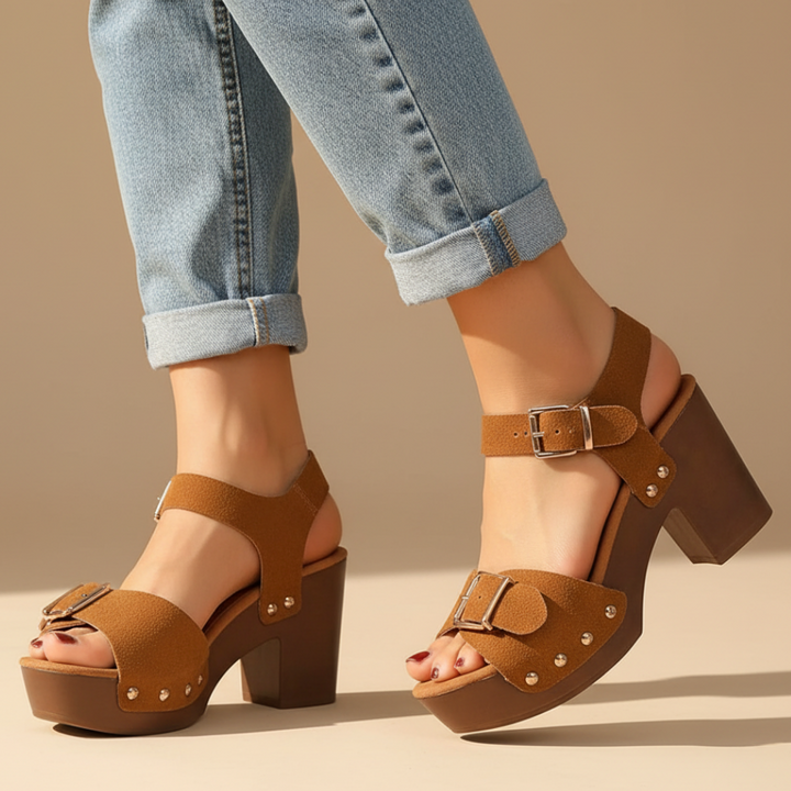 Women's Beverly orthopedic summer sandals: stable, comfortable, and chic with a modern adjustable design.
