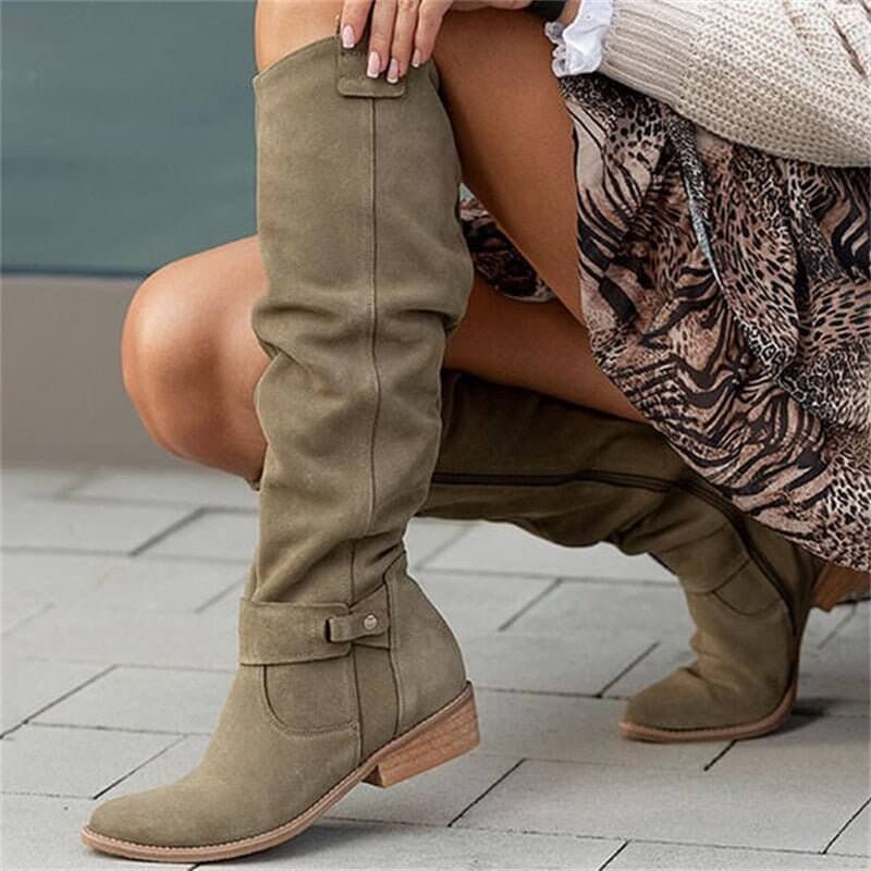 Comfortable women's ankle boots in a luxurious suede-look material, featuring a stable block heel.