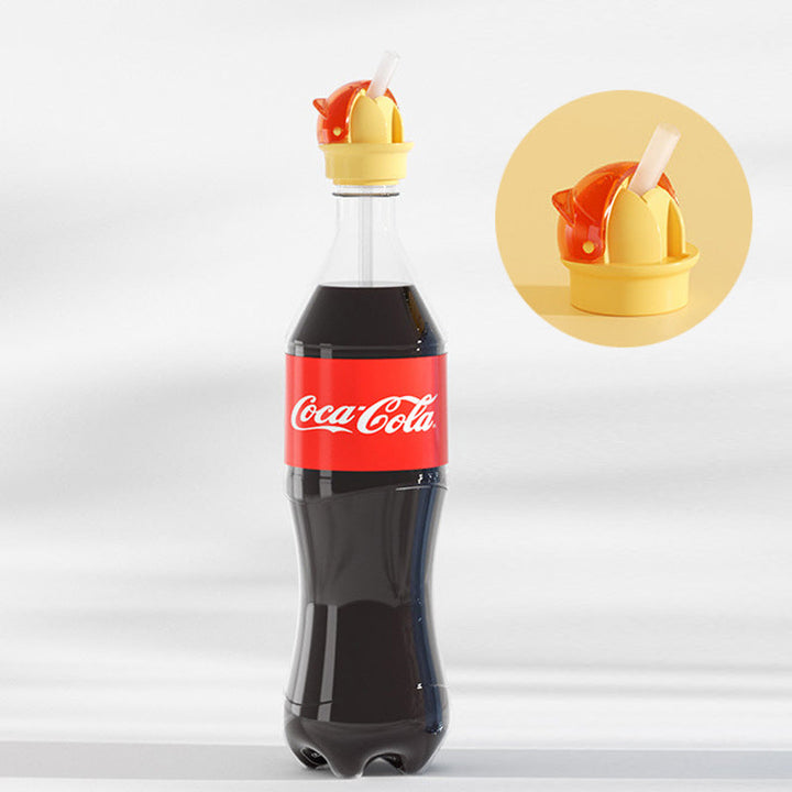 Ergonomic straw lid for children's water bottles, ensuring comfortable and safe feeding.