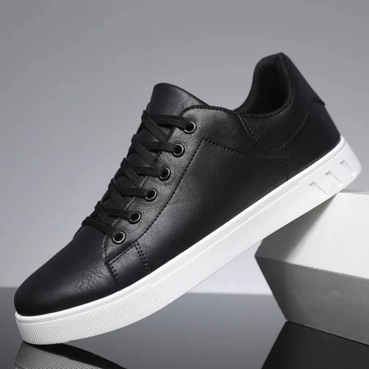 Men's elegant dress shoes, perfect for formal & casual wear. Features a protective toe cap & comfort fit.