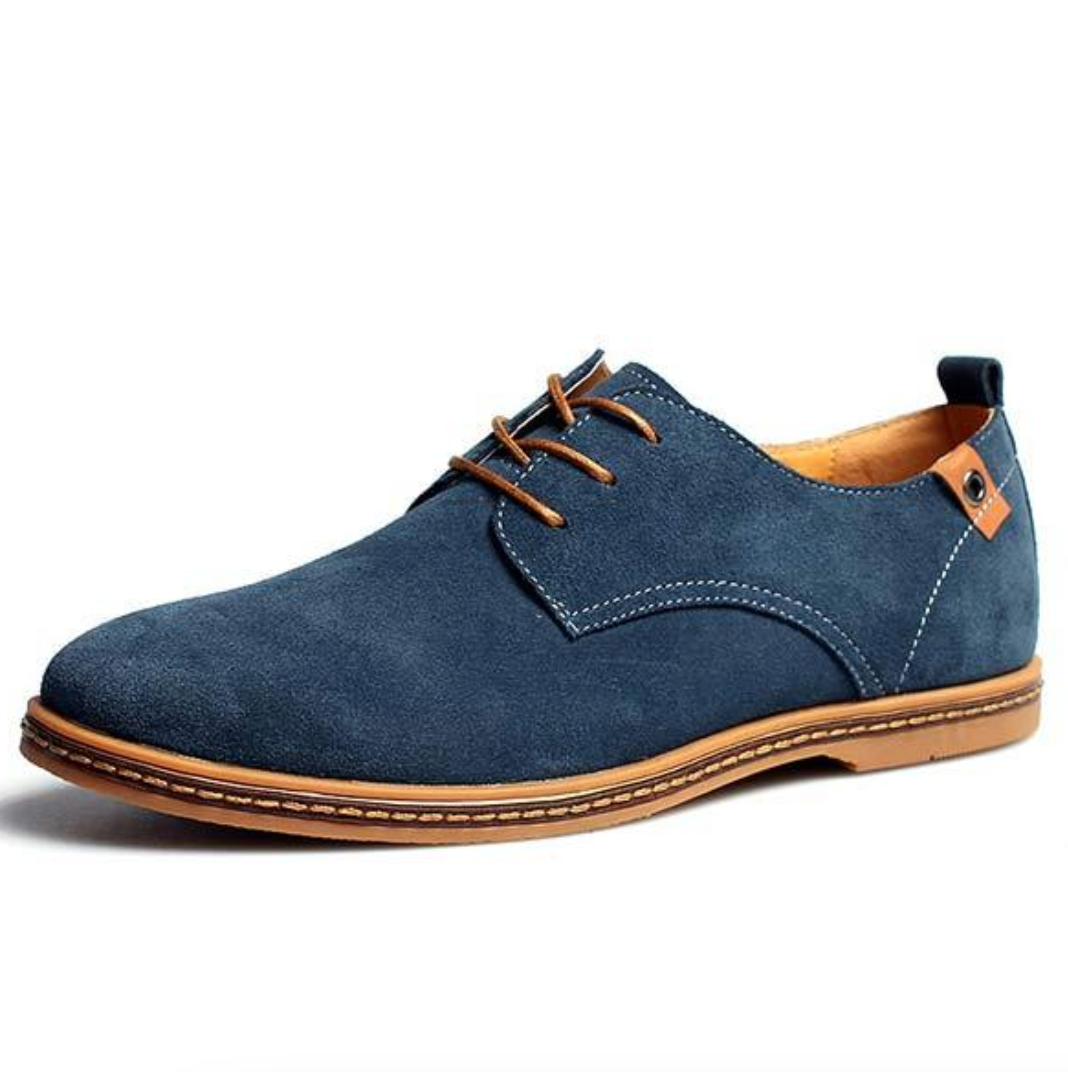 Classic men's lace-up Derby shoes in black leather, perfect for formal or smart casual outfits and events.