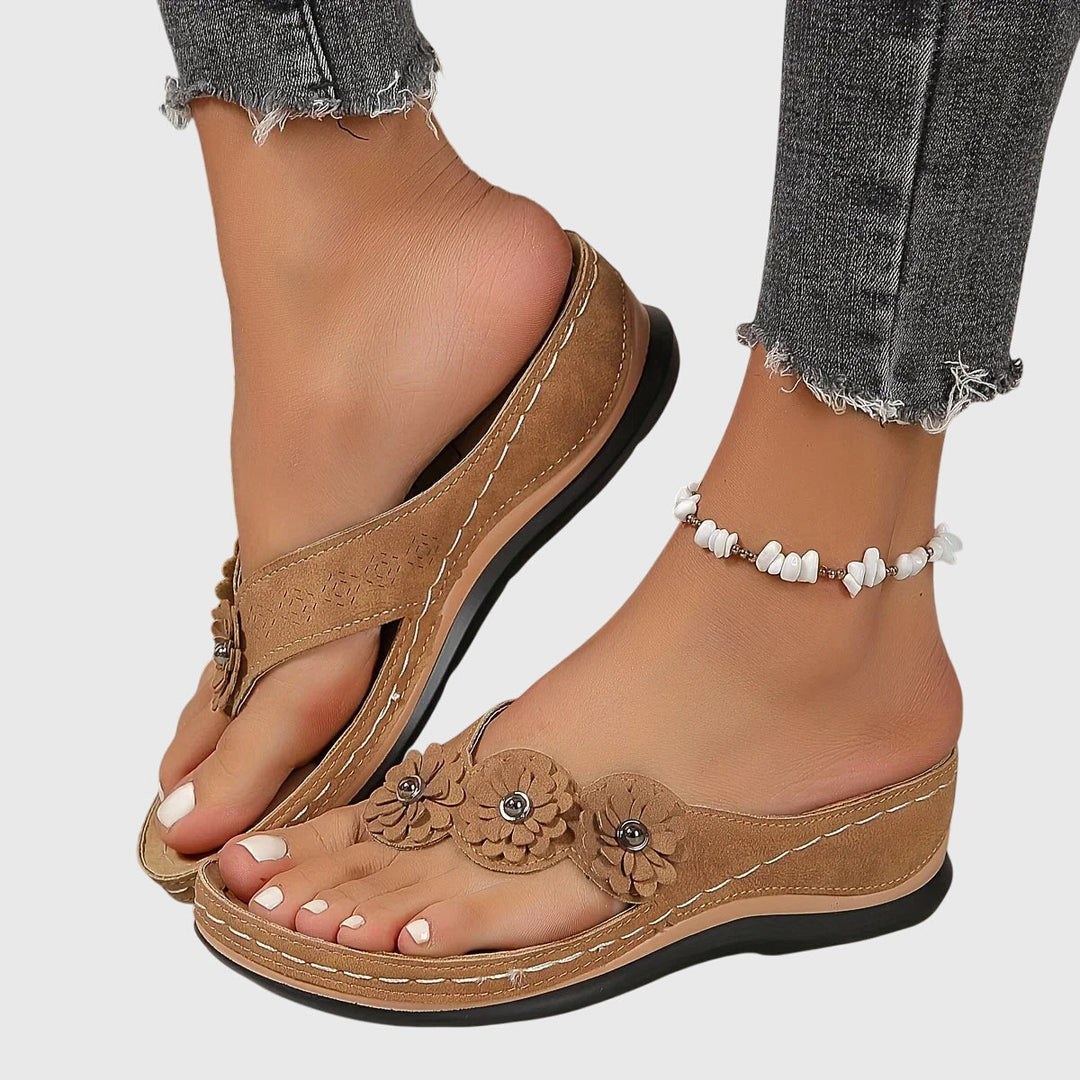 Women's comfortable orthopedic flip flops, featuring shock-absorbing sole & ergonomic arch support.