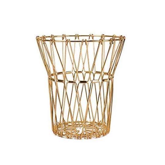 Gold collapsible basket for fruit, stainless steel design, a versatile and trendy kitchen accessory.