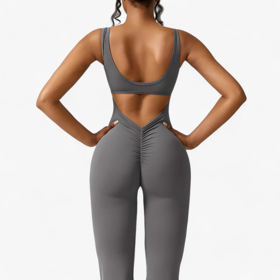 Women's relaxed fit Amélie jumpsuit, ideal for summer activities.