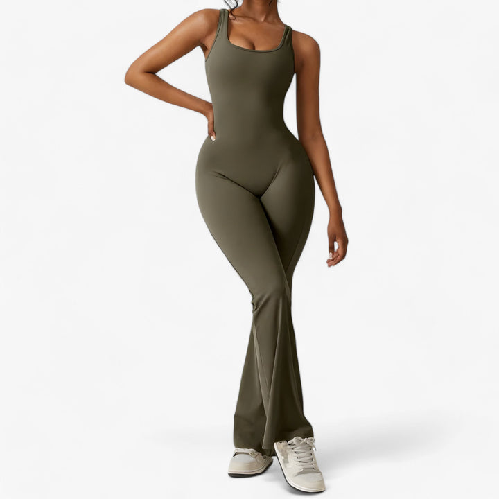 Fashionable women's jumpsuit, a modern take on everyday comfort.