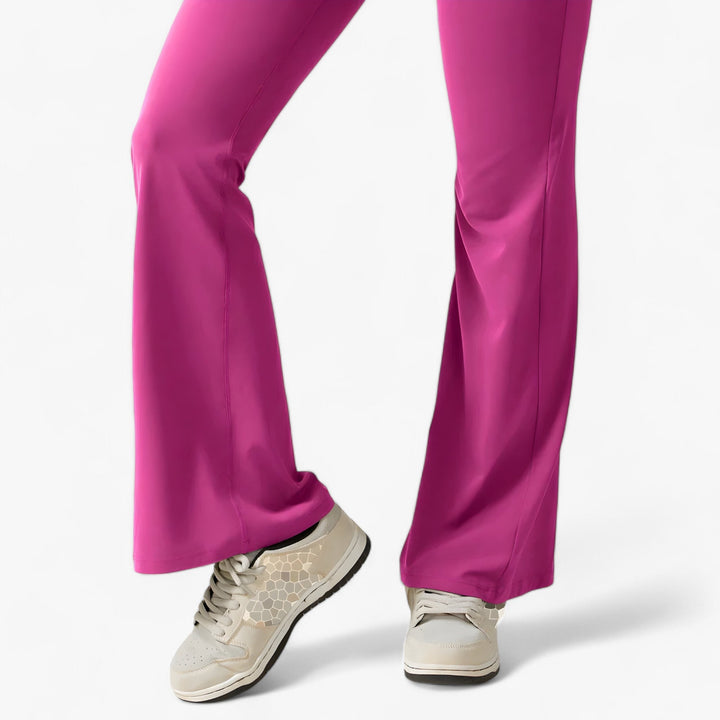 Relaxed women's jumpsuit, ideal for a comfortable and trendy look.