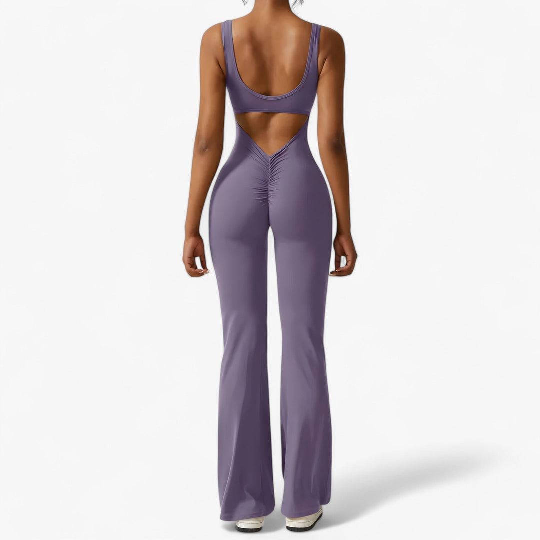 Women's Amélie jumpsuit, combining comfort, style, and versatility.