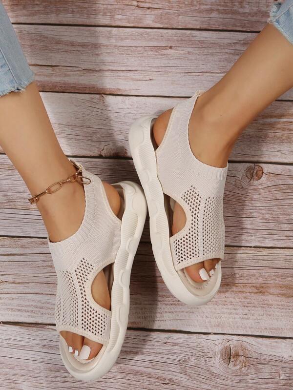 Women's open-toe platform sandals, offering ultimate comfort for summer walking.