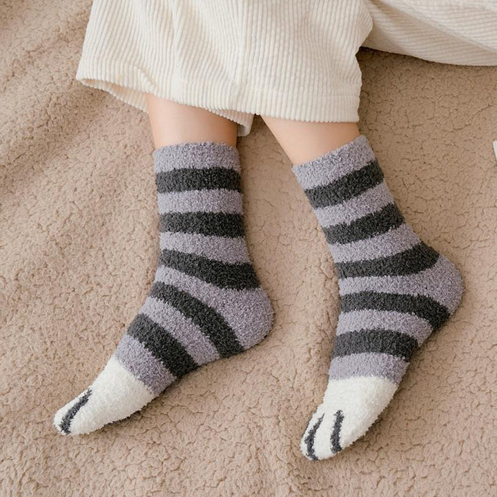 Assorted colors of women's cozy cat paw print ankle socks, warm cotton novelty socks for everyday wear