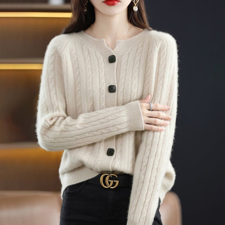 Stylish women's relaxed fit cardigan with button-front closure, a versatile piece of winter fashion.