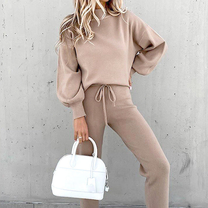 Detail of the waistband and ankle cuffs on the women's cozy jogger pants, part of the tracksuit set.
