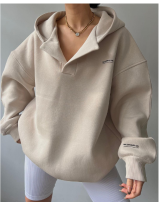 Stylish women's winter hoodie, warm & cozy long-sleeve pullover for ultimate everyday comfort.