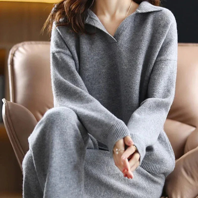 Women's matching knit lounge set, perfect winter outfit for ultimate comfort and relaxation