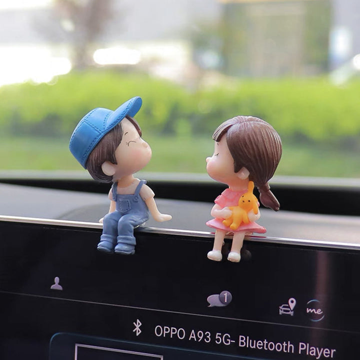 Hand-painted cute couple resin figurine, car dashboard ornament, unique romantic gift.