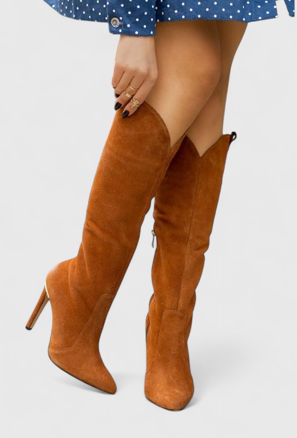 Versatile black pointed toe knee high boots, premium leather, comfortable for all-day wear