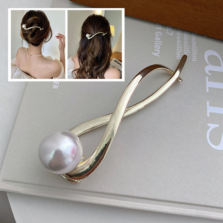 Stylish pearl and alloy hair clip, a versatile women's accessory for both casual and formal wear.