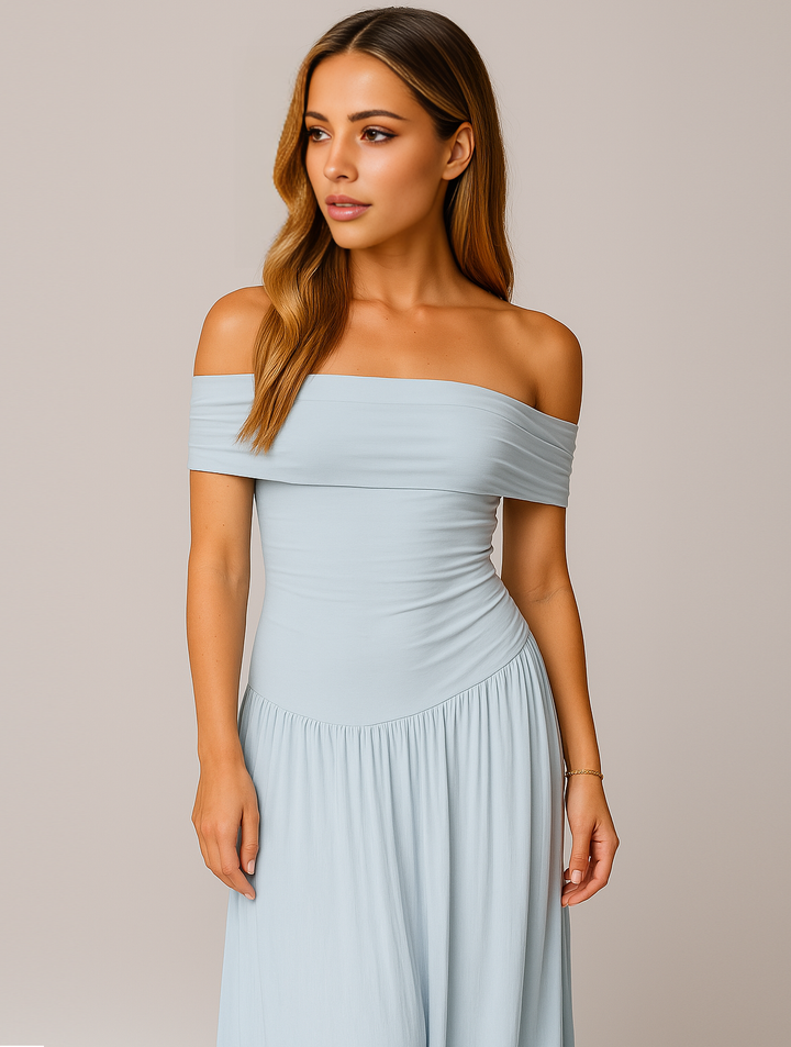 Occasionwear pleated maxi dress for women, sophisticated for any formal gathering.