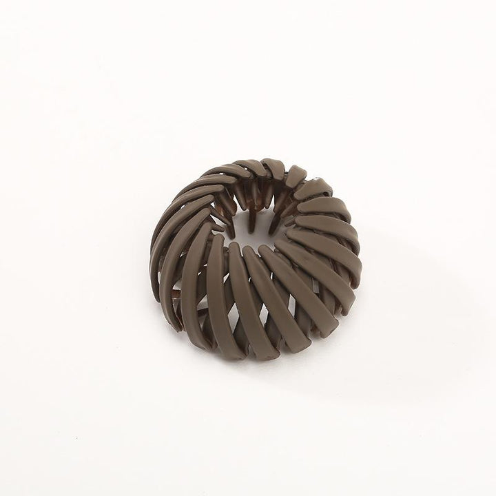 Stylish and functional: Women's instant elegant bun hairpin, a clever hair accessory for updos