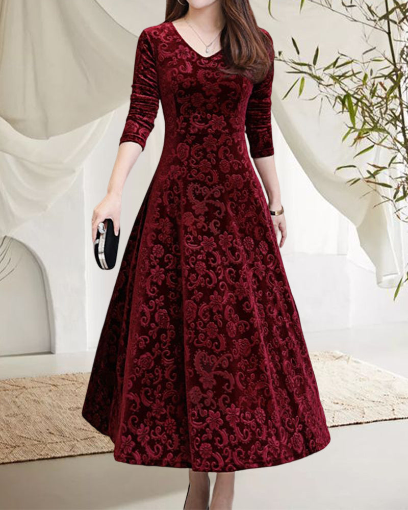 Versatile women's midi dress with A-line cut & V-neck. Perfect for casual comfort or chic office style.