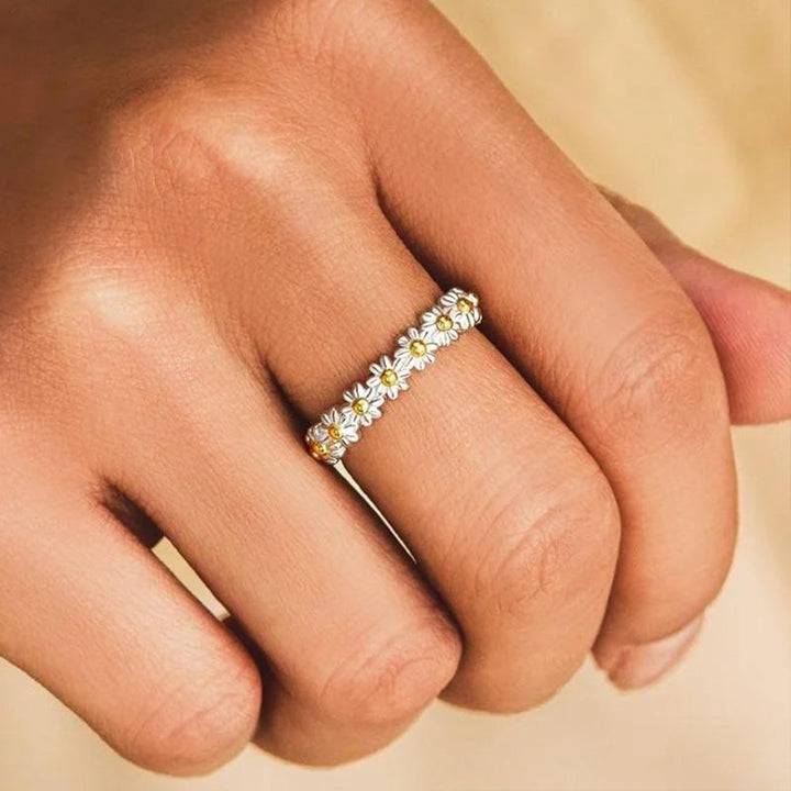 Fashionable copper daisy ring, an ideal flower jewelry piece and adjustable gift for her.