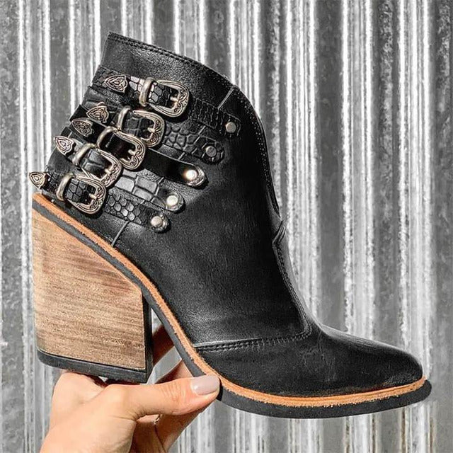 Comfortable women's ankle boots with a stylish heel, ideal for everyday wear and versatile fall footwear.