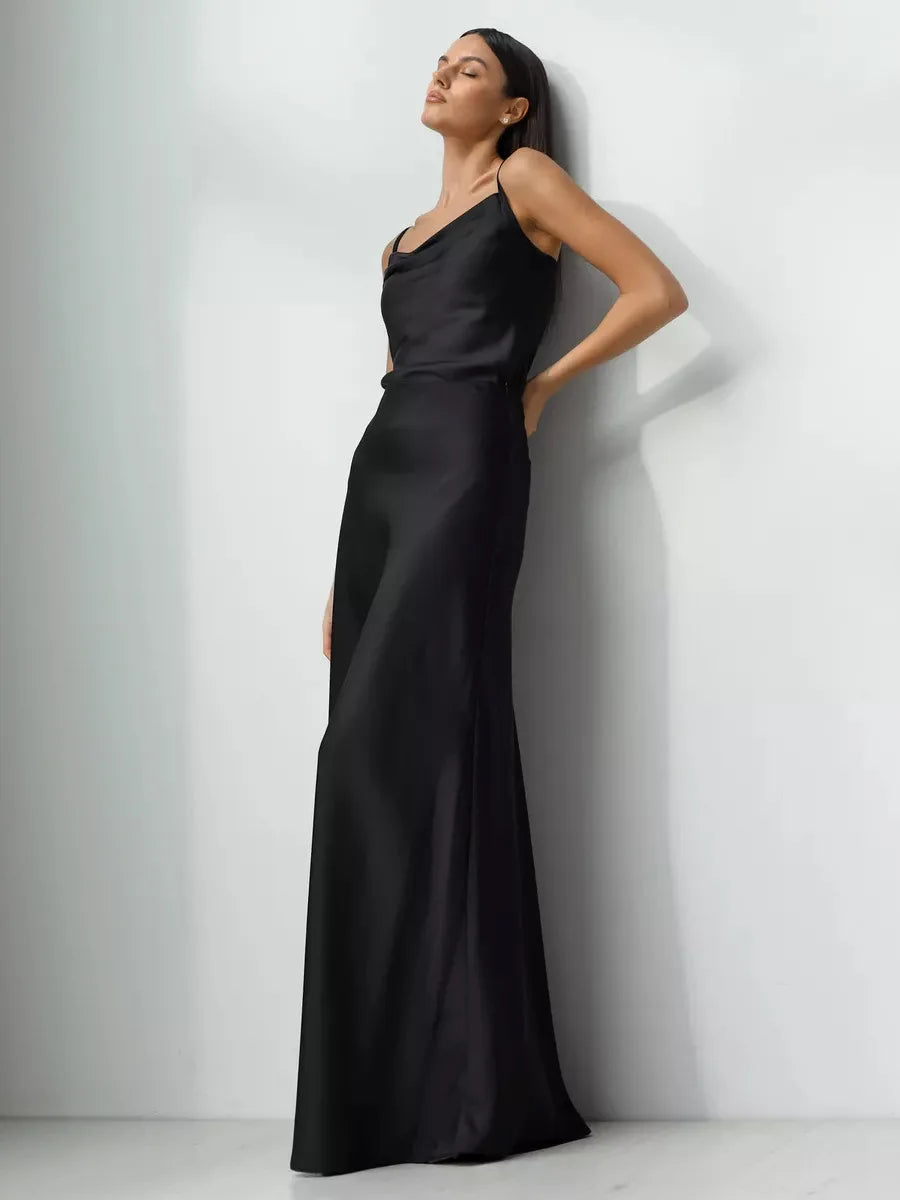 Women's glamorous high-waist fishtail evening skirt, full-length and chic.