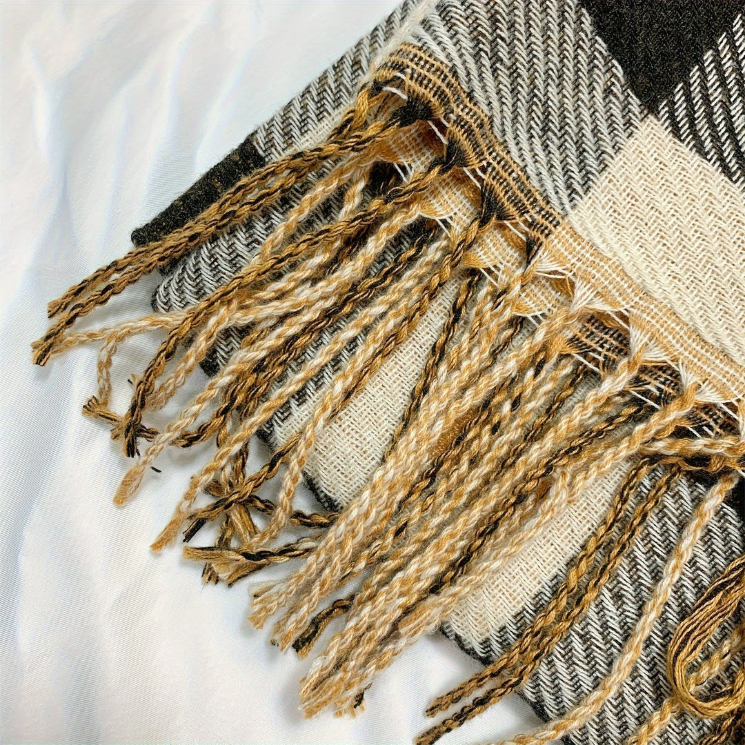 Stylish checkered women's scarf. Warm & soft polyester for cozy autumn & winter fashion.