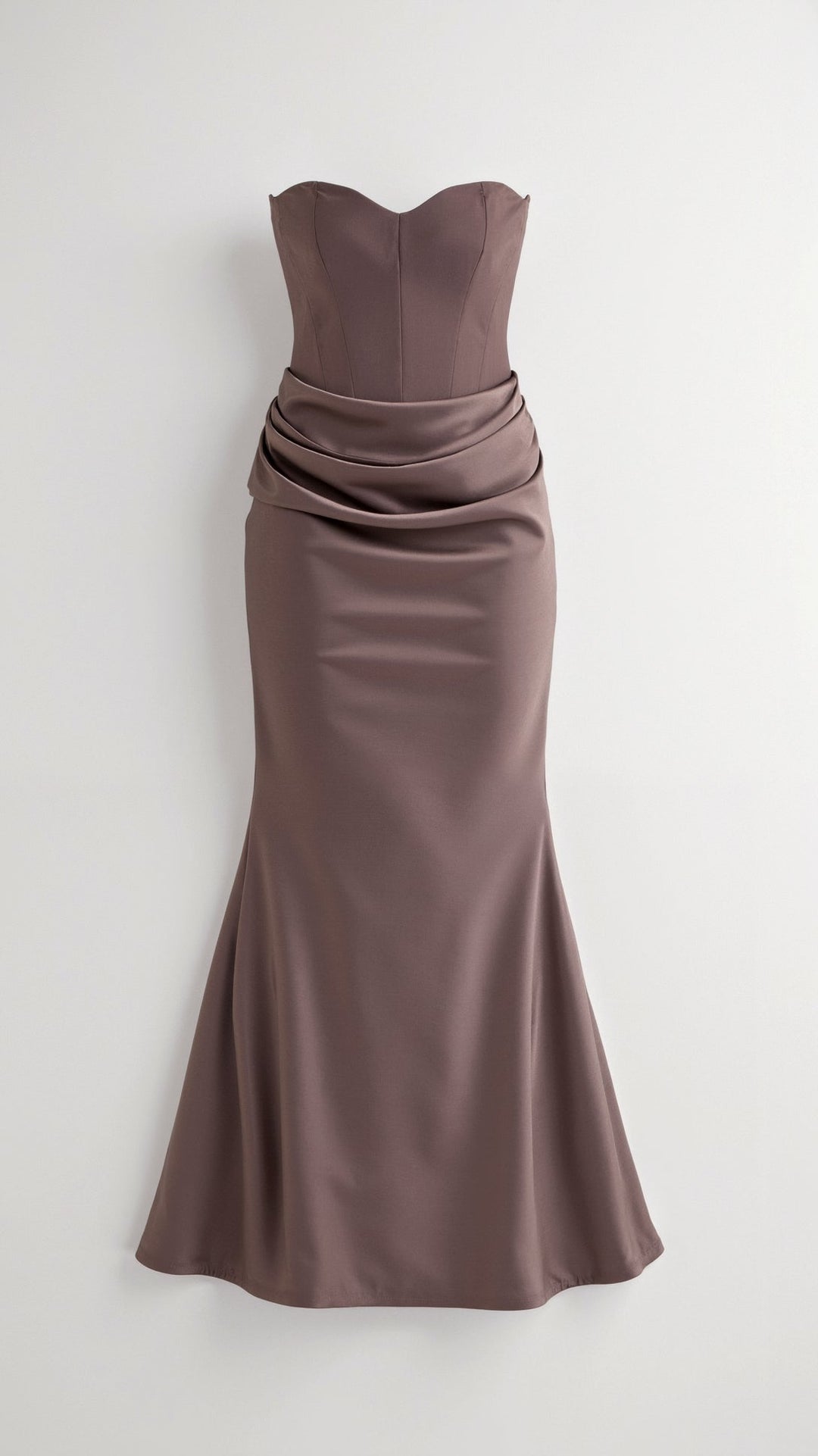 Stylish women's column maxi dress with a flattering silhouette, ideal for wedding guests.