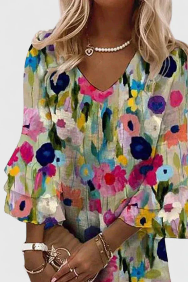 Stylish floral mini dress for women, ideal as a party or cocktail dress for special occasions. Short & elegant.