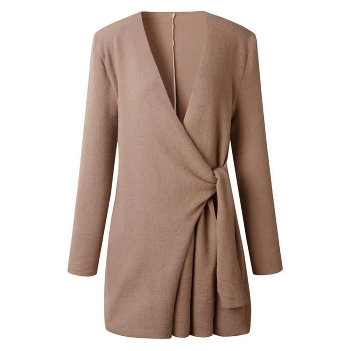 Warm women's cardigan with a sophisticated bow belt & long sleeves, ideal for autumn & winter fashion.