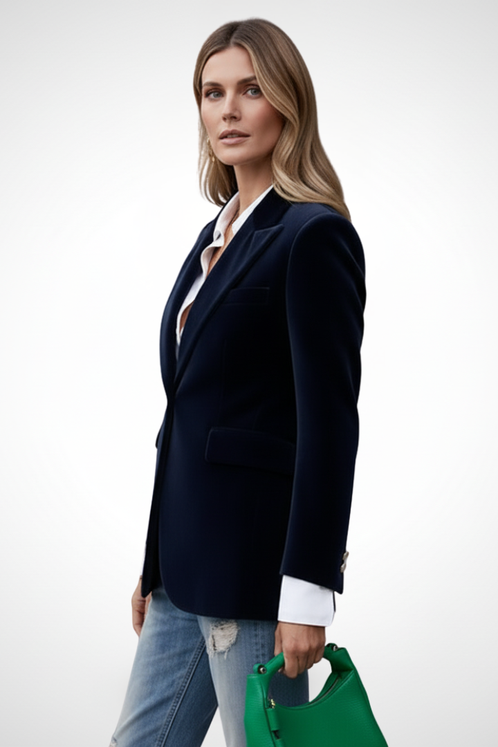 Chic women's lapel blazer, a versatile long-sleeve jacket with single button closure for elegant everyday style.